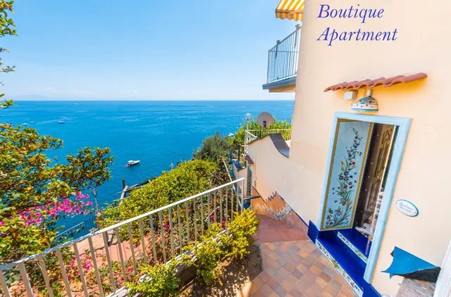 Ravello Art Apartments
