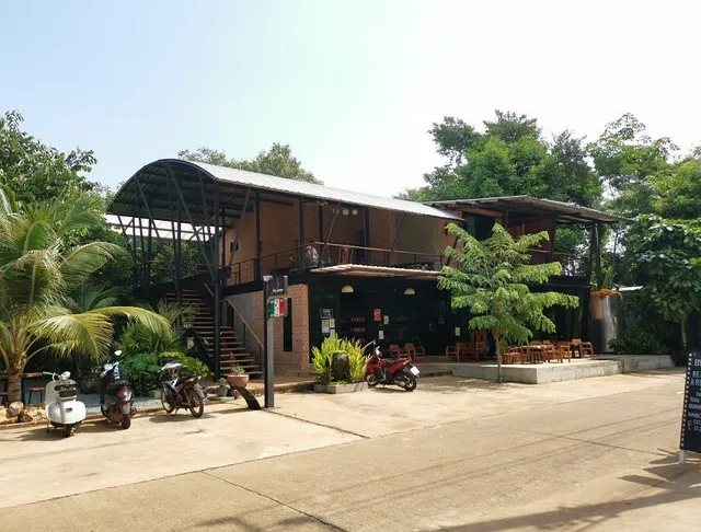 Yo's Corner Kohmak Hostel