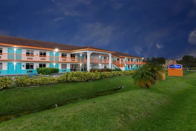 Howard Johnson by Wyndham Vero Beach/I-95