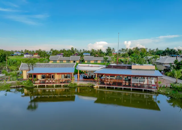 Komsan Kampot Resort