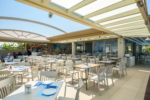 Manolis Sunrise Snack Bar