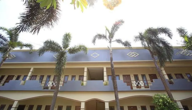 RedDoorz Plus @ Karet Pedurenan 3