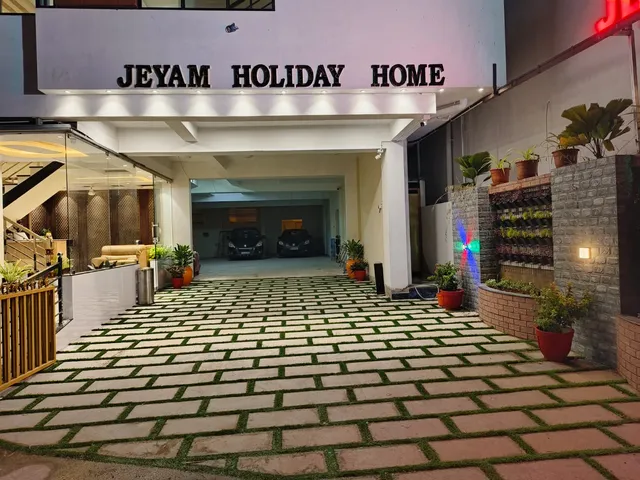 Jeyam Holiday Home