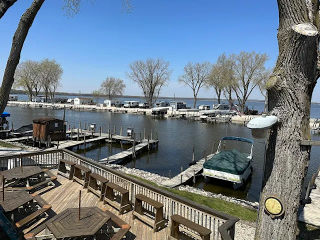 Mutiny Boat Club & Pub