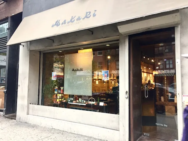 Makari Japanese Antiques and Fine Art