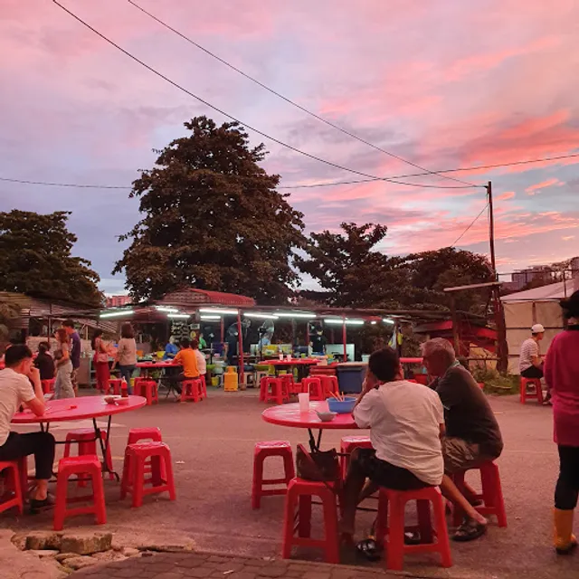 Aik Yuen Restaurant • 亿园茶餐室 • Tawakkal