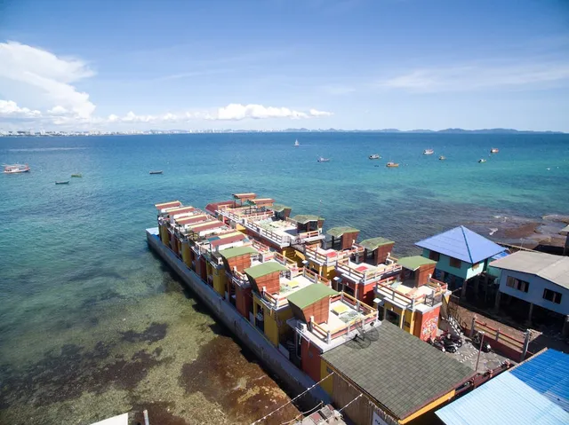 Moonlight Koh Larn by De Lunar