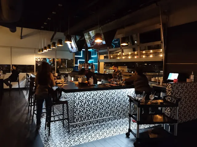 Agasi 7: Rooftop Bar + Kitchen