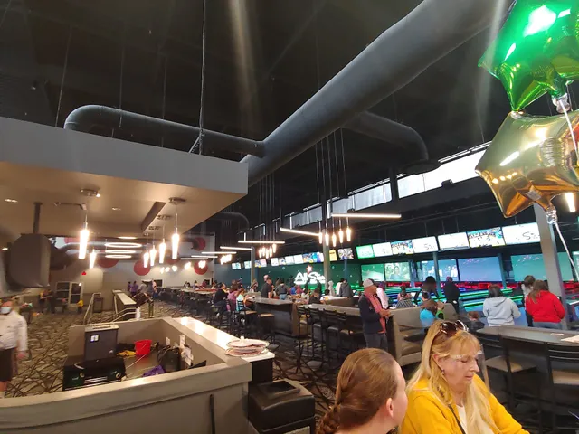 All Star Bowling & Entertainment - Valley Fair