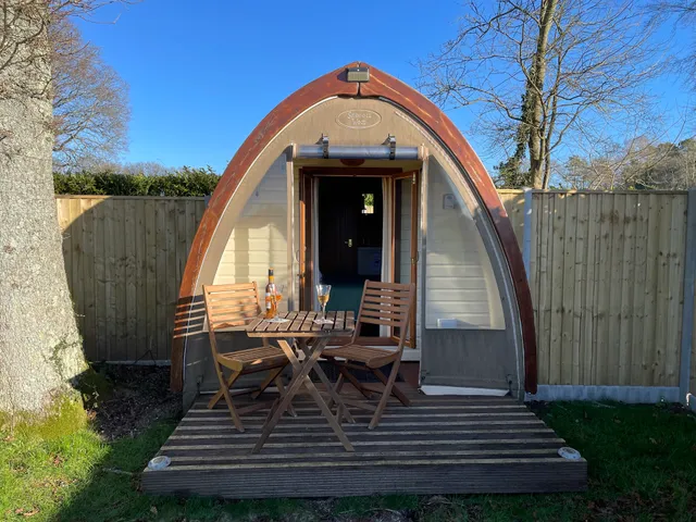 Two Hoots Glamping, Caravan Park & Campsite