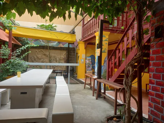 Yellow Fellow Hostel