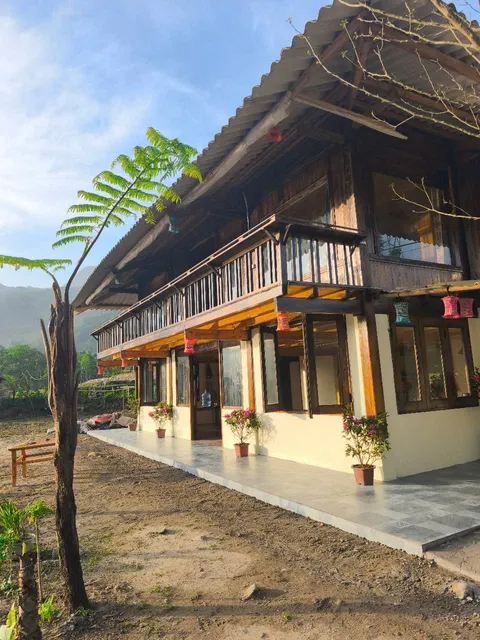 ZOZO Sa pa trekking tours & Homestay