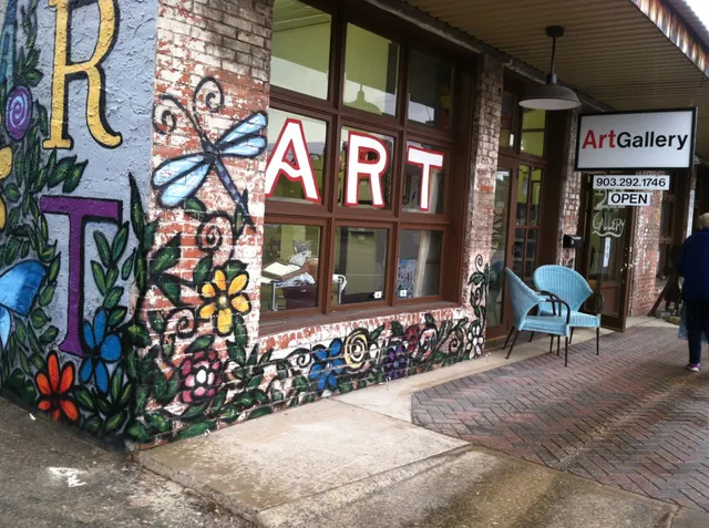 211 Gallery - Art Matters