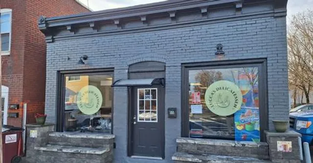 Lucca's Delicatessen