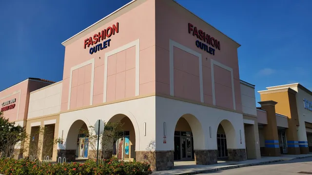 fashion outlet
