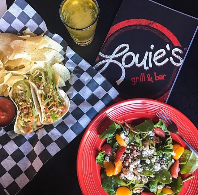 Louie's Grill & Bar