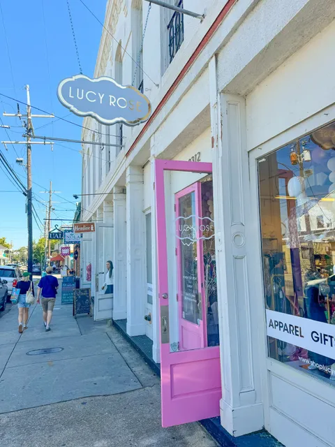 Lucy Rose, Garden District