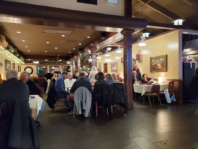 Manhattan's American Bar & Grill