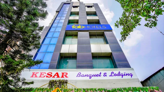 FabHotel Kesar Inn - Hotel in Vadgaon Budruk, Pune