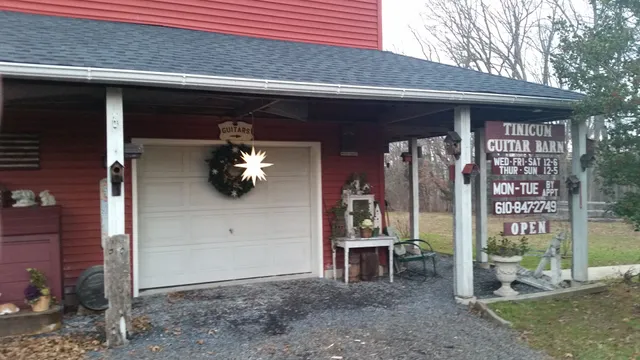 Tinicum Guitar Barn