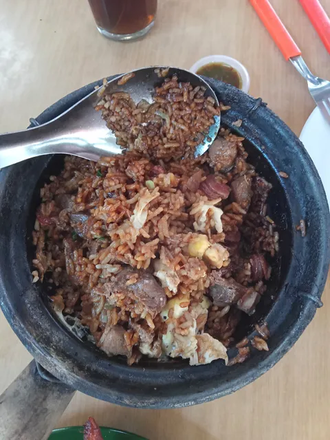 Famous claypot chicken rice