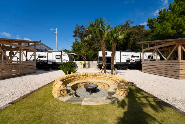 淡島シーサイドコテージ（Awashima SEA SIDE COTTAGE）