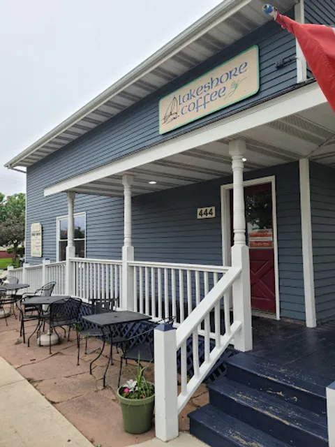 Lakeshore Café