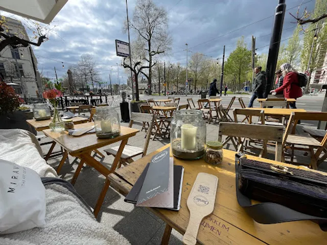 Charlie´s koffie- en wijnbar