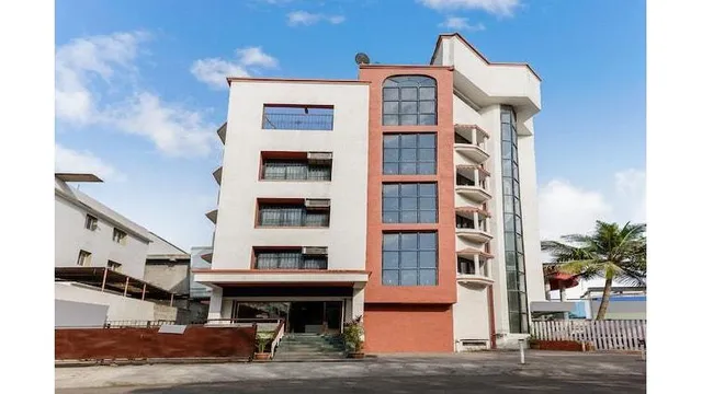 OYO 10416 Hotel Arts Executive