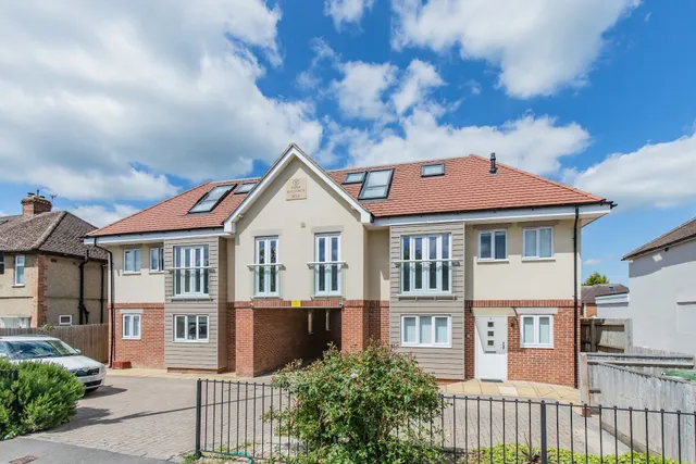 Rana Building Apartments | Platinum Pillows Oxford