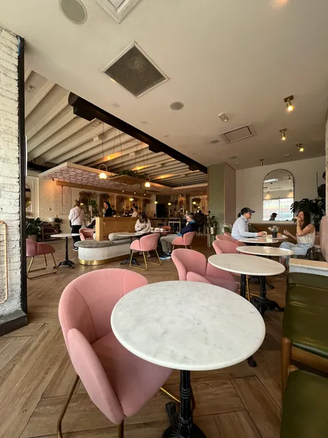 Hello Darling (Highlands)