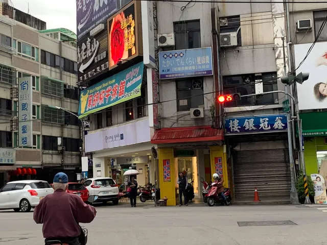 黑胡椒牛排館【豐原懷舊40年牛排館】牛排西餐廳｜復古牛排館｜牛排館推薦｜家庭聚餐｜平價牛排｜老字號牛排