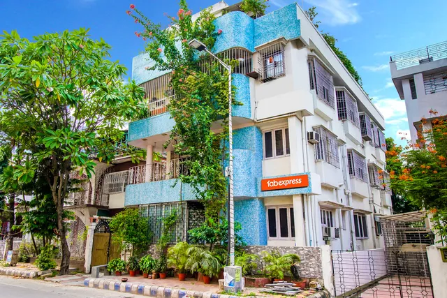 FabExpress Sataksi Guest House