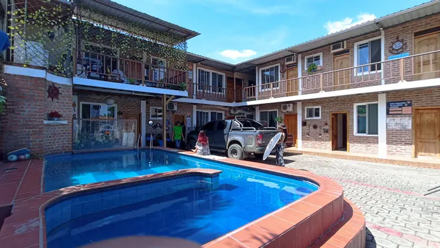 Hostal Miramar Lodge