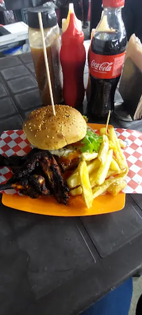 Hamburguesas al carbón "DEL CONDE"