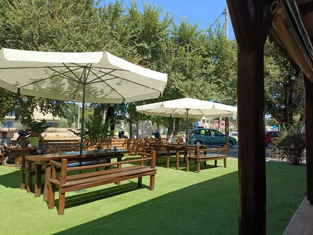 To Gefiri Café Restaurant