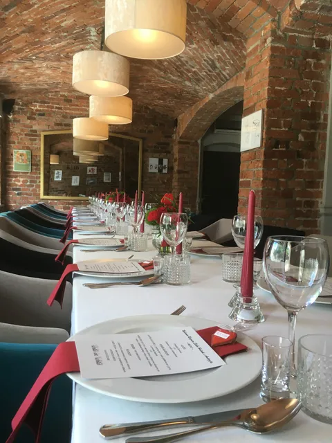 Restauracja Vis'a'Vis