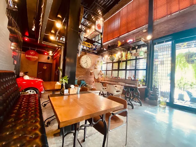 Time Cafe' อมตะนคร