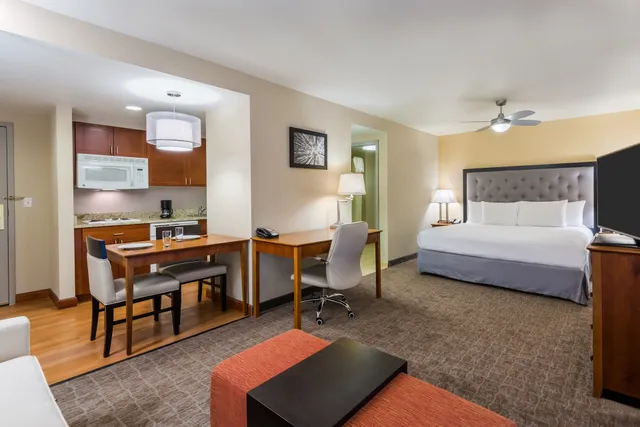 Larkspur Landing Extended Stay Suites St. Louis Riverport- Airport West