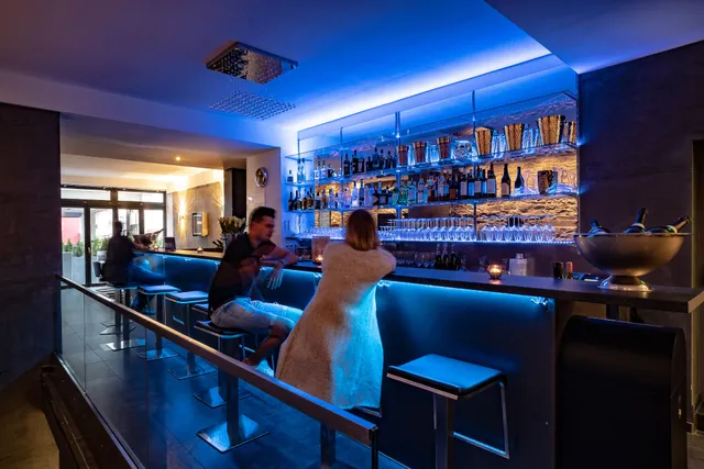 B17 - Restaurant | Bar | Lounge