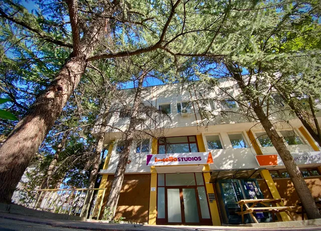 Hello Studios - Студиа за нощувки