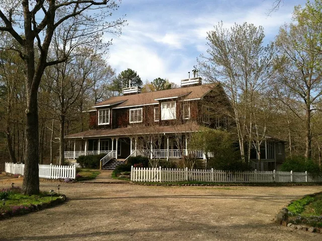 Mountain Thyme Bed & Breakfast Inn