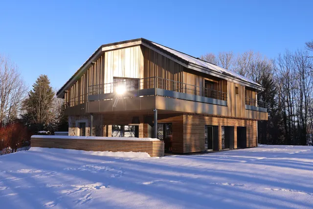 atHOme Maison - Gîte avec Piscine dans le Jura