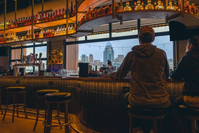 Beeline - Newport on the Levee