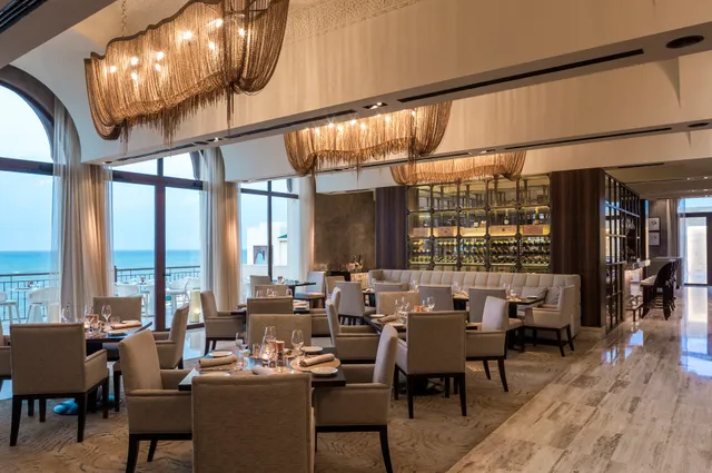 The CREEK, Bistro Chic