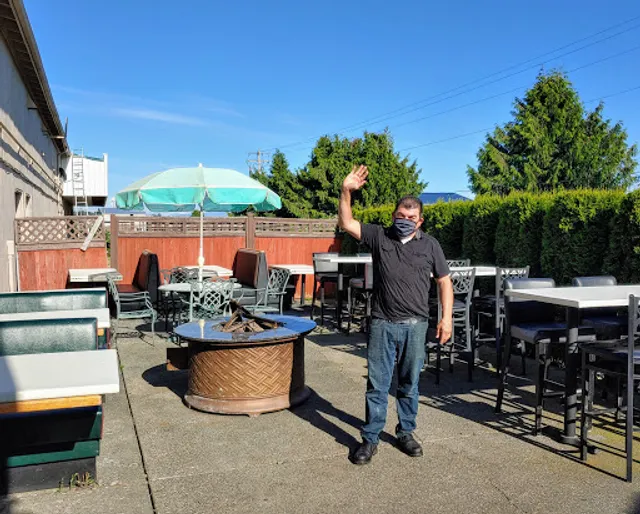 Dos Reales Mexican Restaurant & Steak House Bar