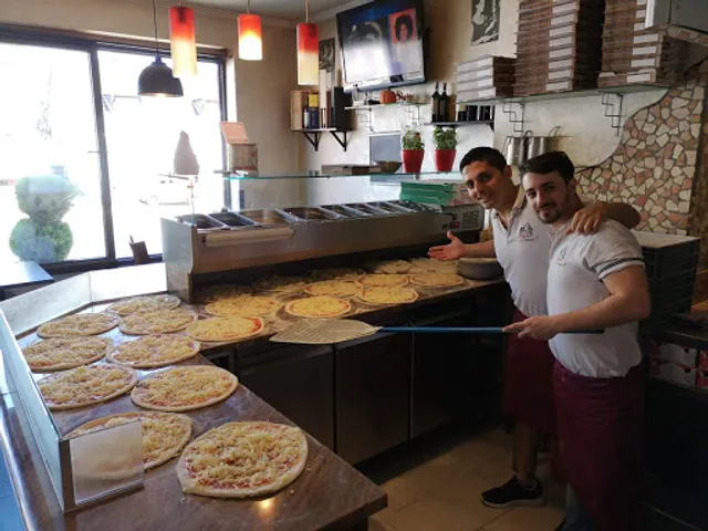 Pizzeria La Strada 7