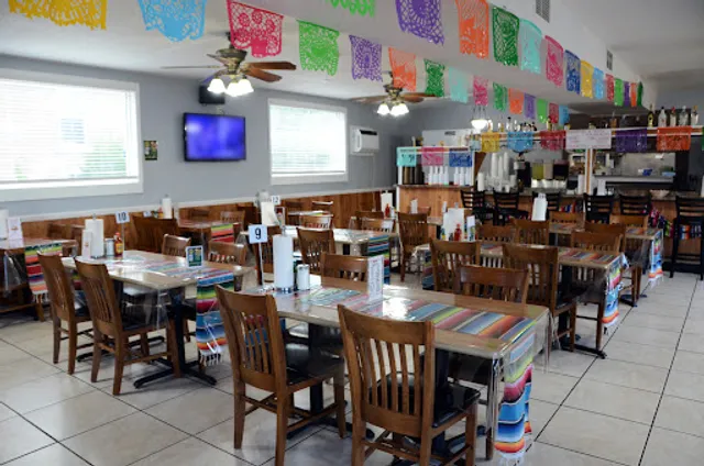 Los 2 Carnales Mexican Restaurant & Bar