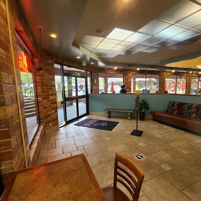 Biscuits Cafe Merchantile Dr.