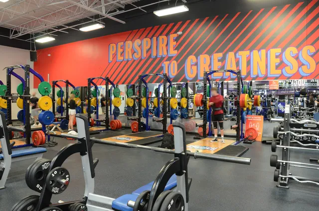 Crunch Fitness - Perimeter